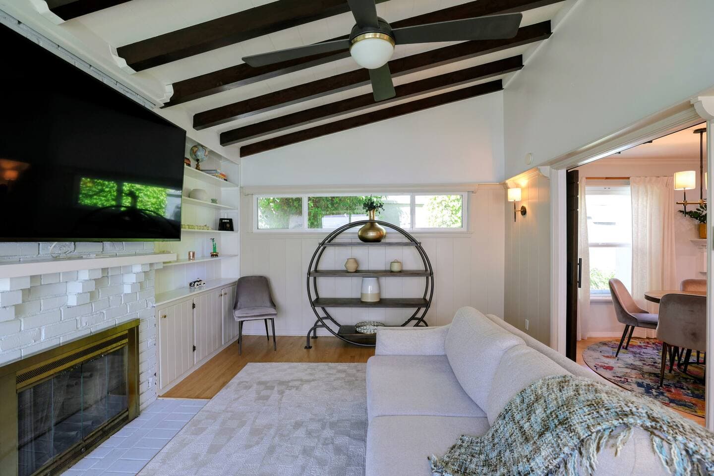 4br Hilltop Designer Home | LA Skyline + Game room — photo 2