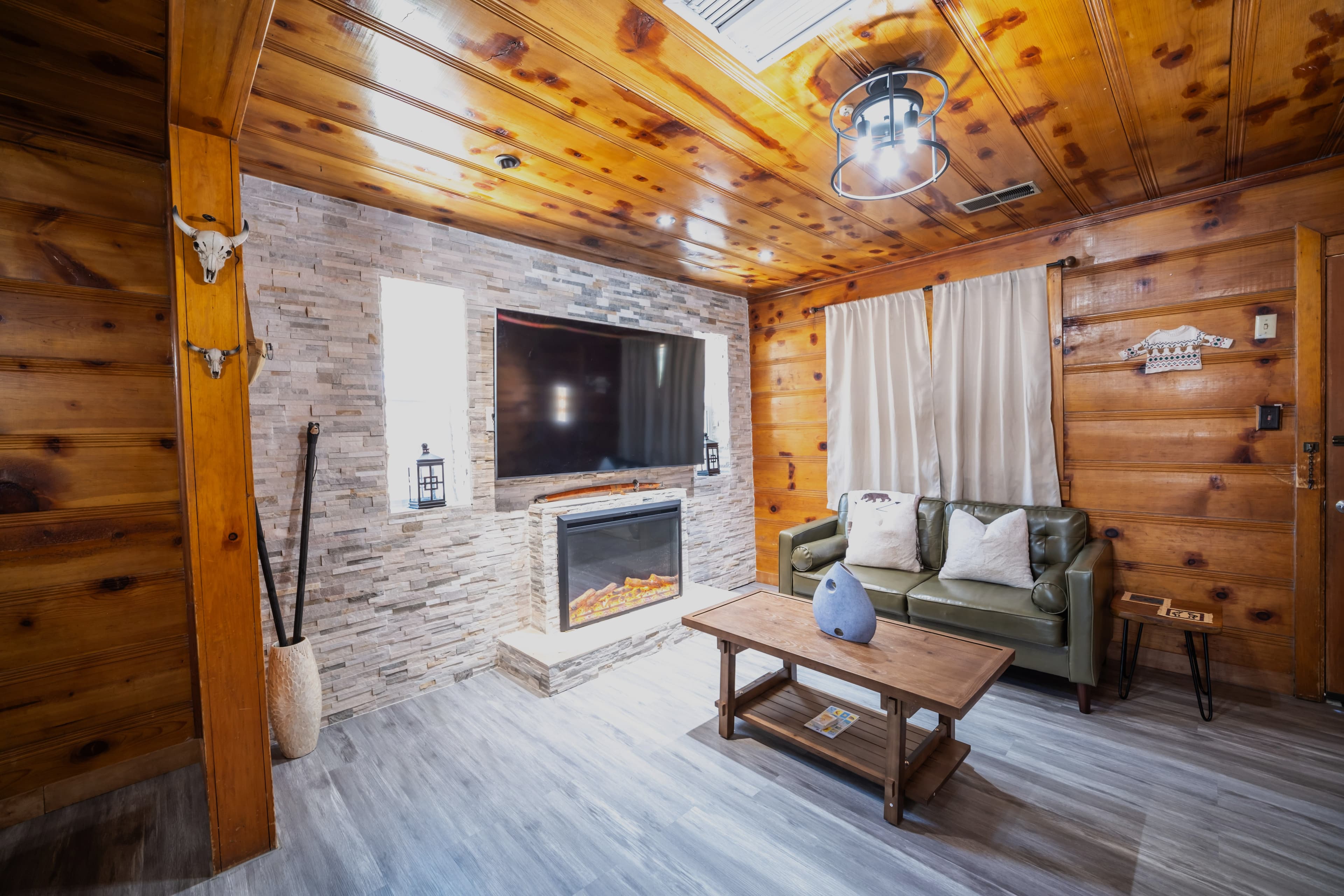 Stone Cabin- High Desert — photo 4